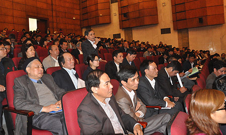 Hiệu trưởng dồn dập chất vấn thay đổi lớn