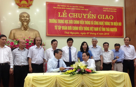 Chuyển giao Trường trung học BCVT&CNTT miền núi về Thái Nguyên
