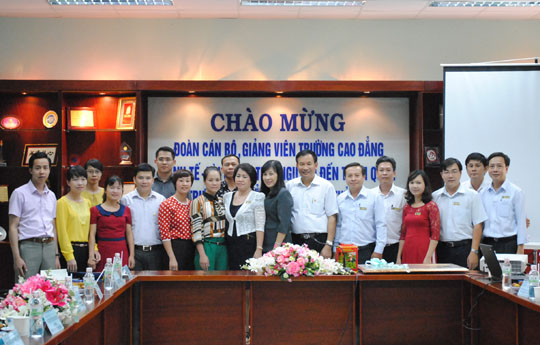 Thầy Nguyễn Công Dương - Hiệu trưởng nhà Trường thăm và làm việc tại Trường Cao đẳng Công nghệ Thủ Đức - TP Hồ Chí Minh