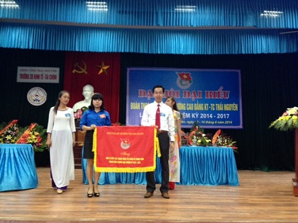 Báo cáo tổng kết công tác Đoàn và phong trào thanh niên trường học khóa XIV nhiệm kỳ 2012 - 2014 và phương hướng nhiệm vụ khóa XV nhiệm kỳ 2014 - 2017
