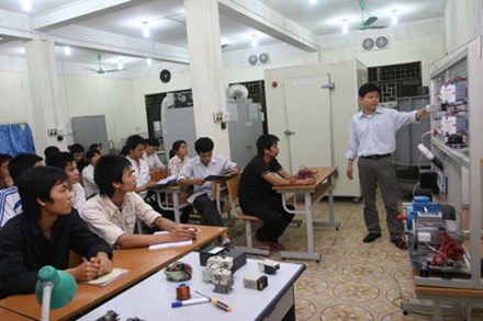 (Theo báo Lao động) Đào tạo liên thông: Đang học có được chuyển tiếp?