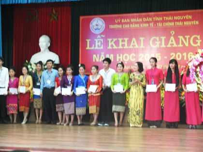 Description: http://www.cdkttctn.edu.vn/Portals/0/cdkttctn/kgiang_12.jpg